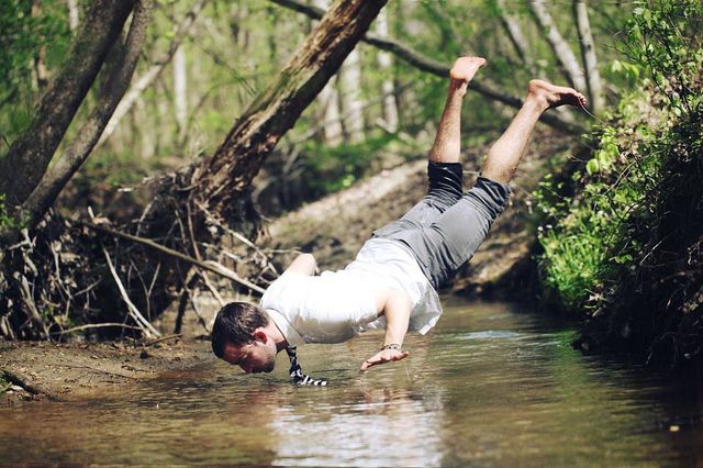  levitation photography inspiration conceptual photographer Bairon Rivera eerie